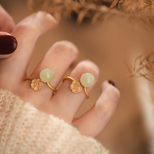 Atmospheric Gold-plated Flowers Hetian Jade Ring