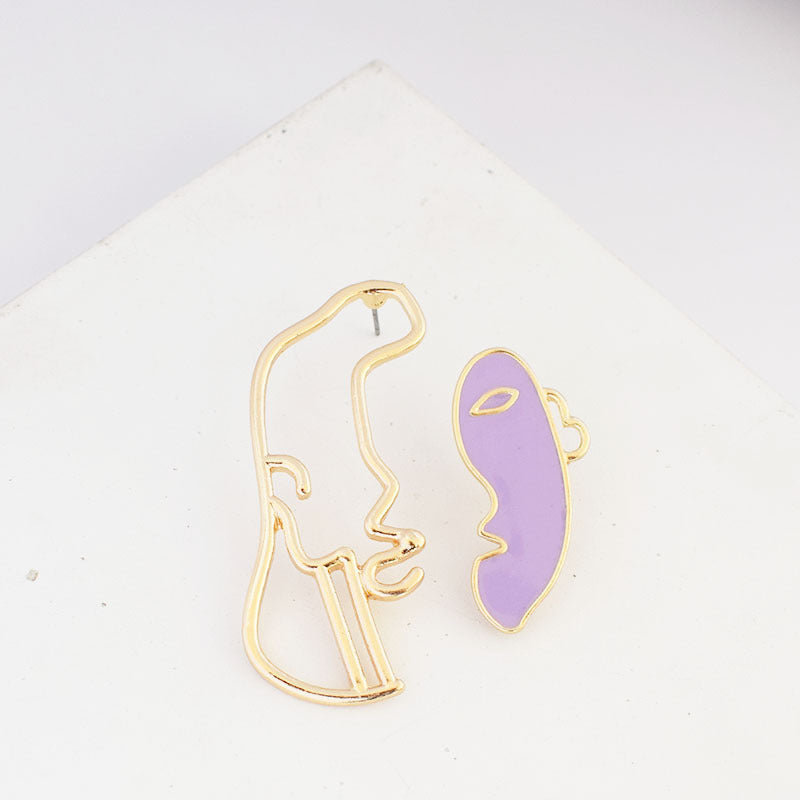 Enamel half face line earrings