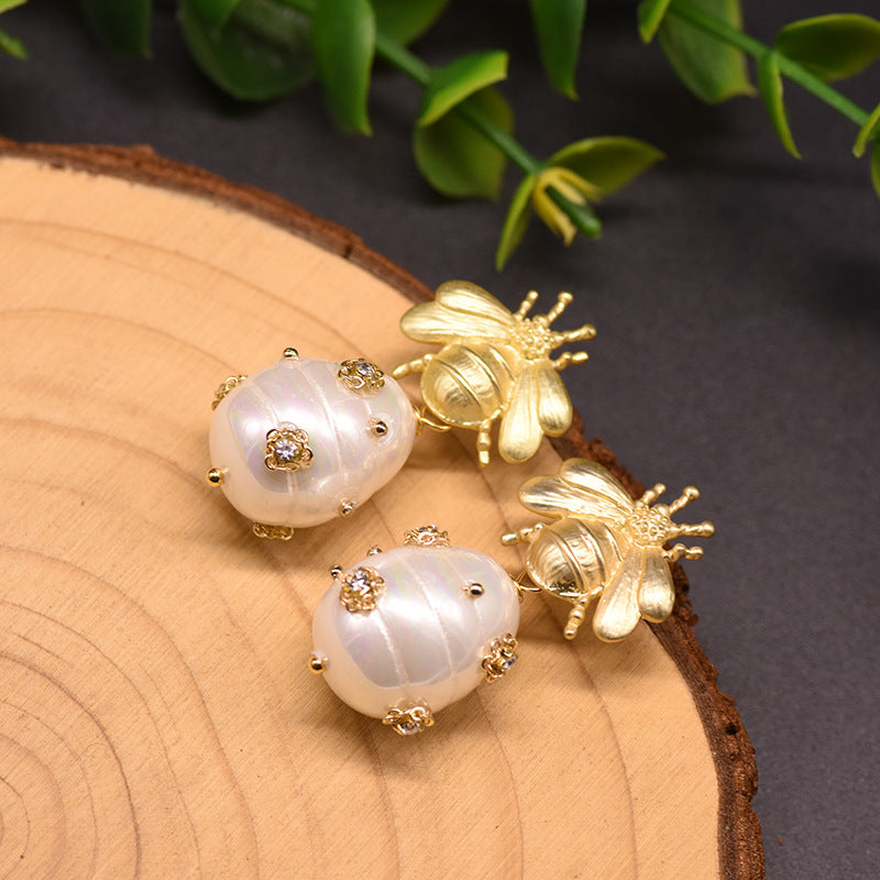 Freshwater Pearl Oyster Bee Silver Needle Pin Earrings