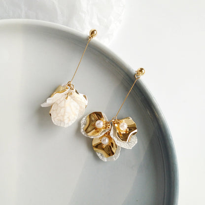 Boucles d'oreilles fleur en nacre