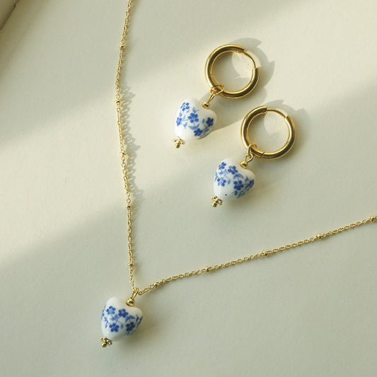 Collier en porcelaine bleue et blanche en forme de cœur de style chinois rétro pour femmes, boucles d'oreilles sauvages élégantes en acier titane