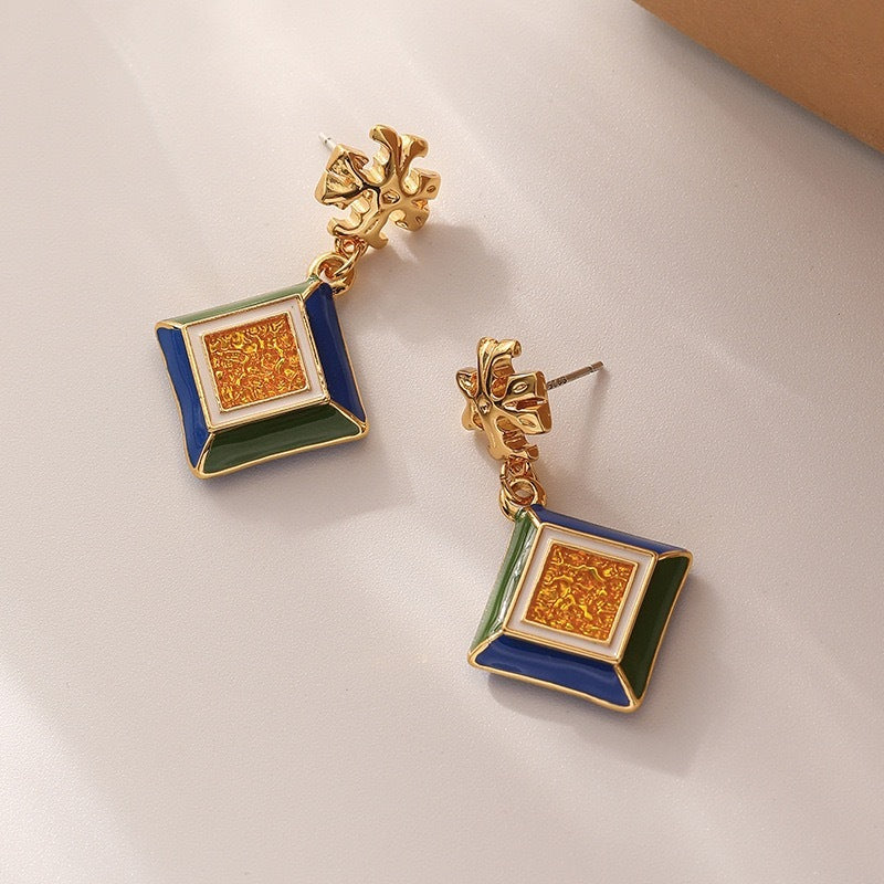 Retro Design Enamel High-grade Light Luxury Refined Personalized Middle-ancient Silver Pin Earrings