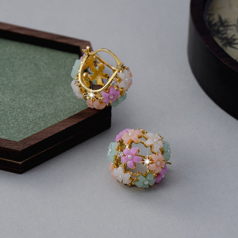 Boucles d'oreilles fleuries vintage en perles