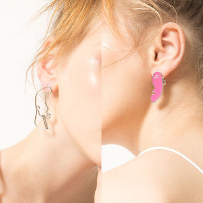 Enamel half face line earrings