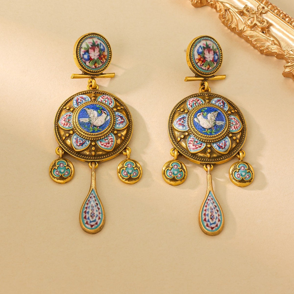Vintage Court Style Rattle Drum Cygne Earrings