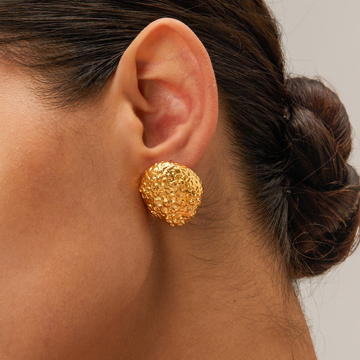 18k Gold Stainless Steel Hammer Patterned Flower Earrings