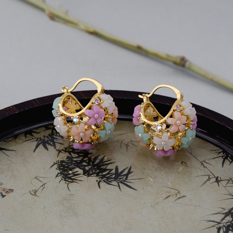 Boucles d'oreilles fleuries vintage en perles