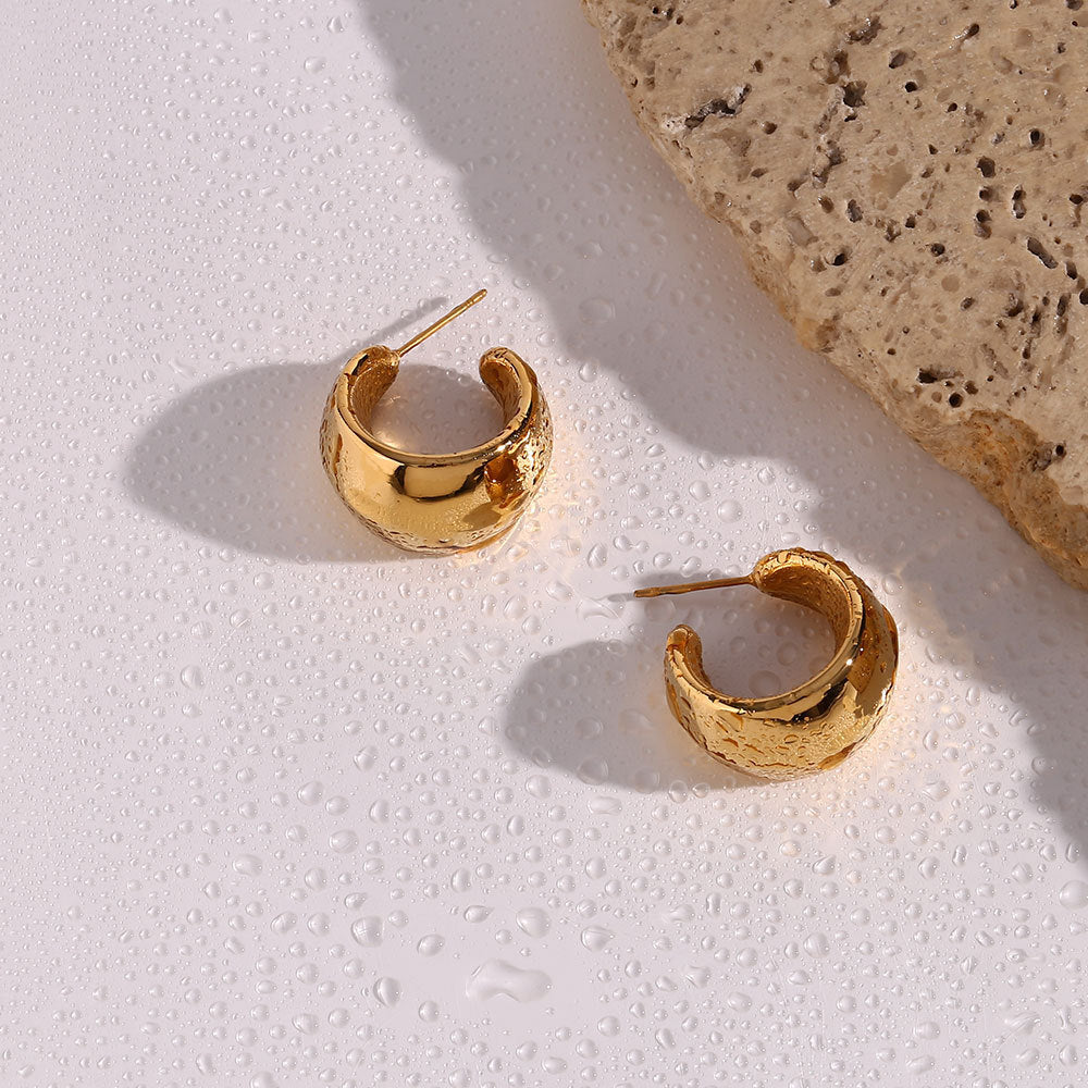 Boucles d'oreilles creuses découpées en acier inoxydable plaqué 18 carats 