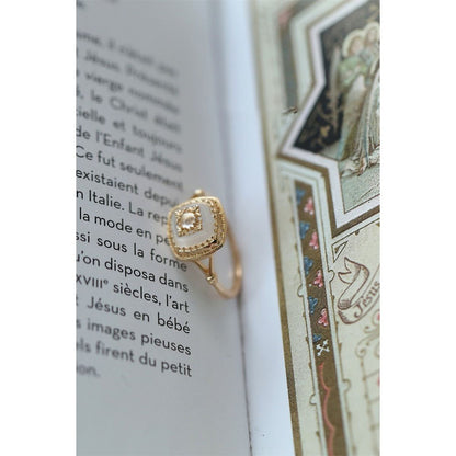 Antique Style Crystal Retro Baroque Ring